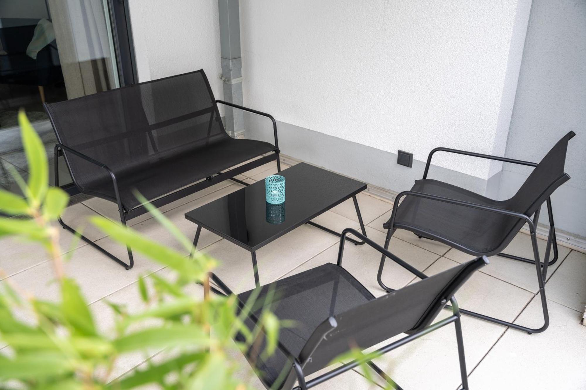 Zentral - Fuer 6 - 2X Frei Parken - Terrasse Apartment Giessen Exterior photo